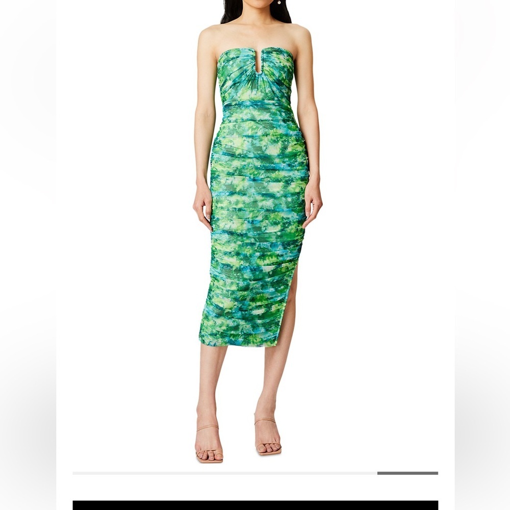 Elliatt Strapless dress size Medium Larkspur printed Mesh U-Wire bodycon rouched